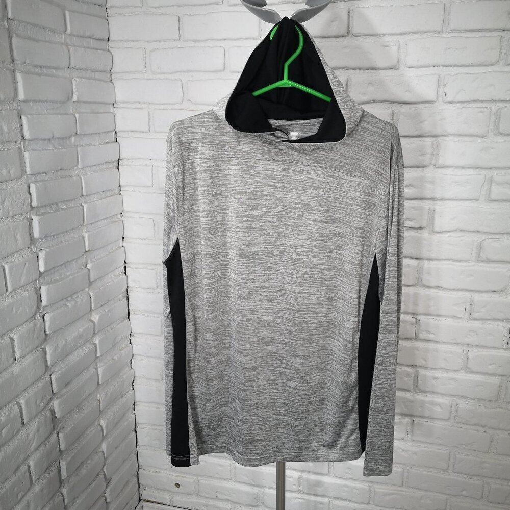 Colosseum Athletics Men's Size Medium Grey & Black Lightweight Hoodie